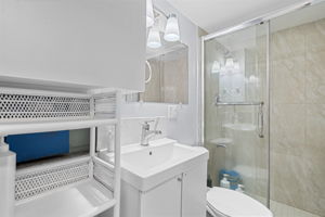  Photo 40