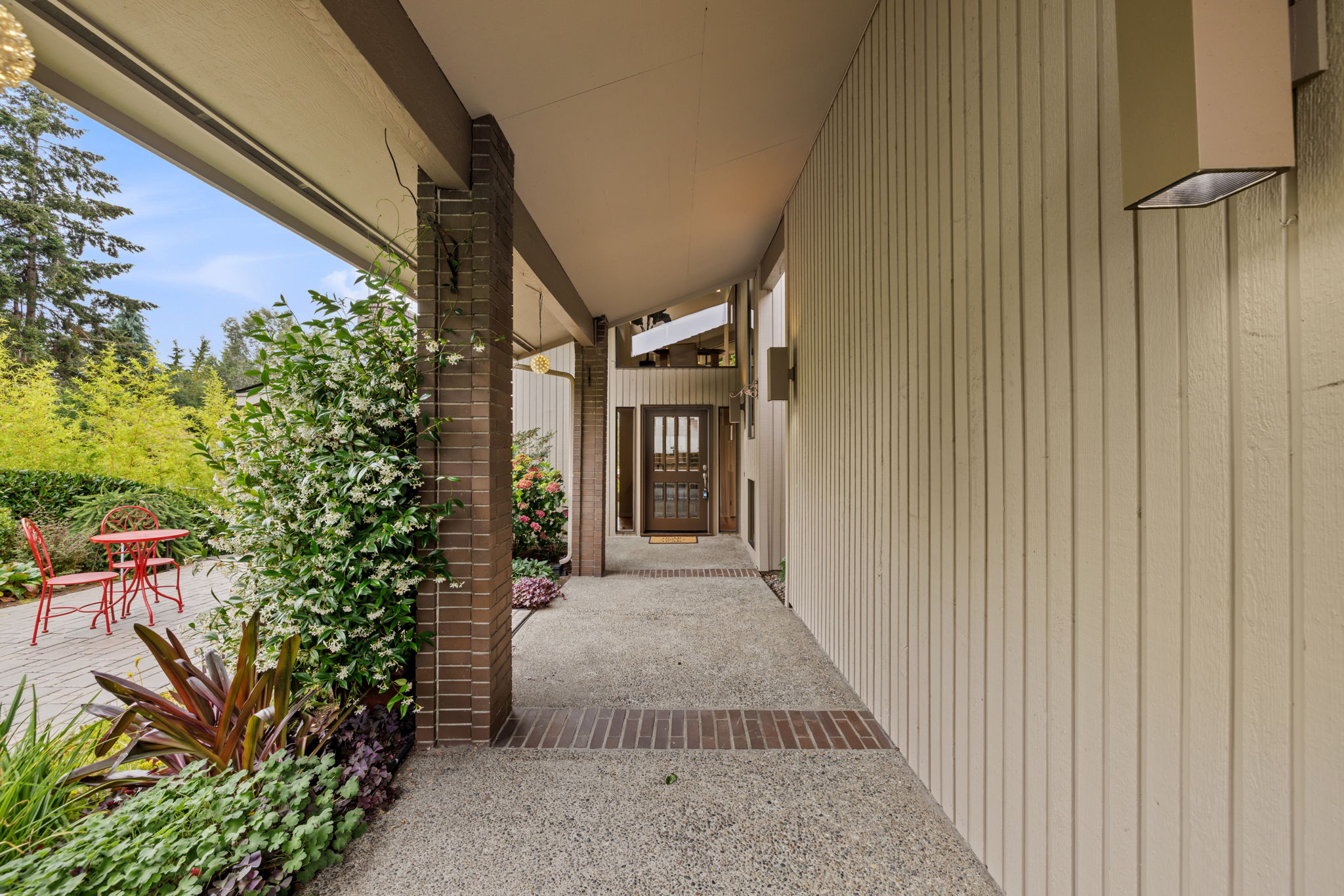 Entry walkway