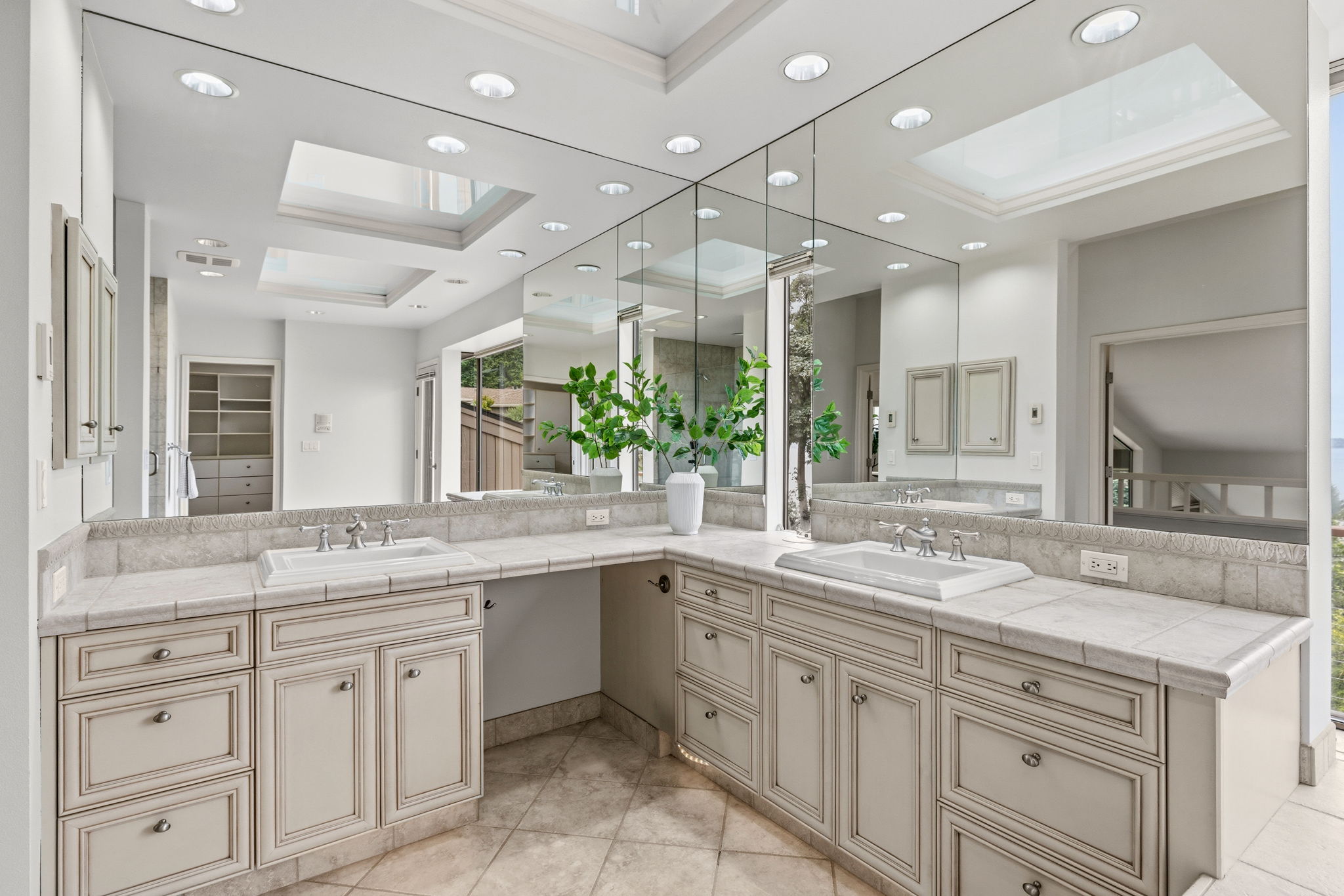 Primary Bathroom dual sinks