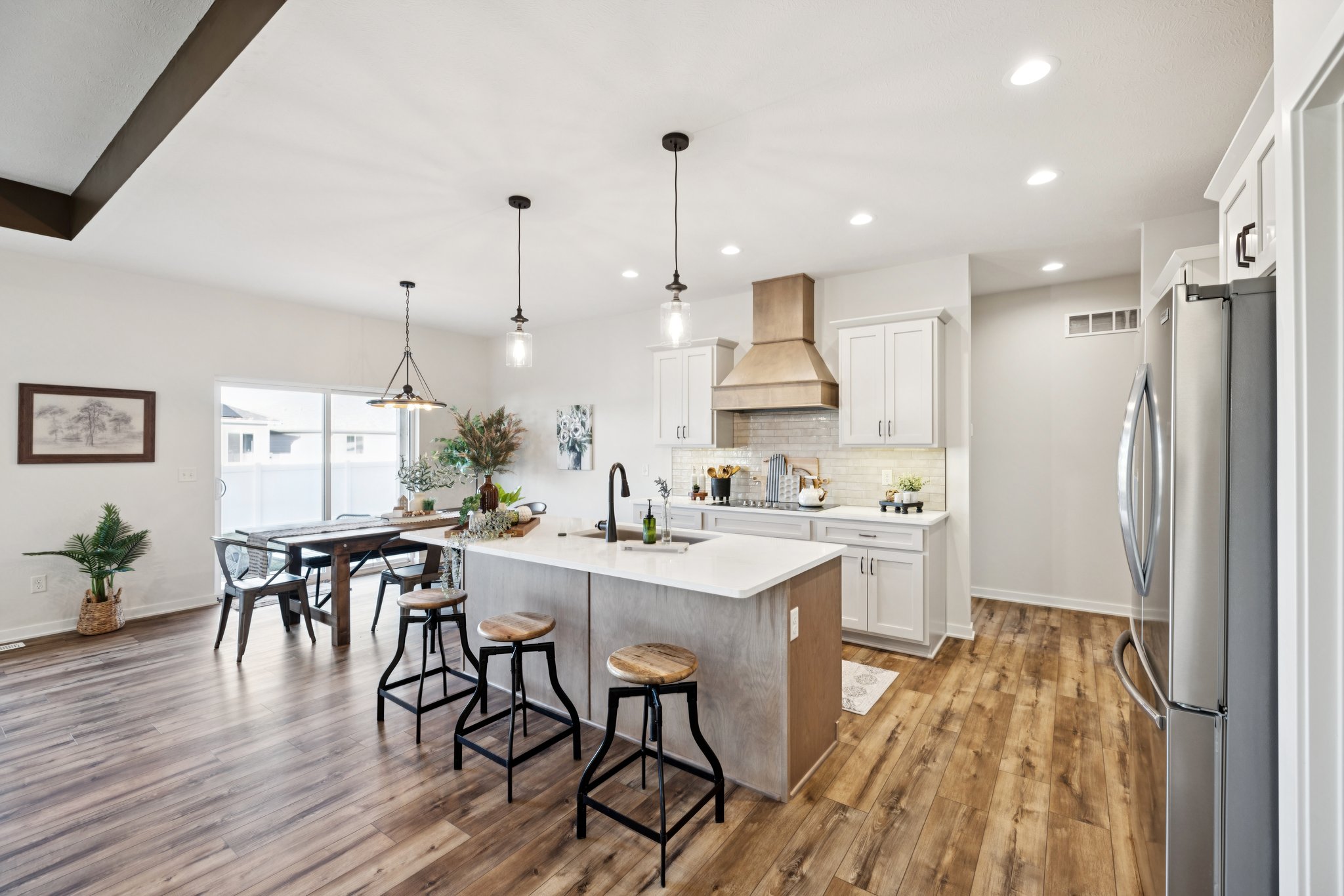 7857 - 7320 Augustine Ave_014.jpg
