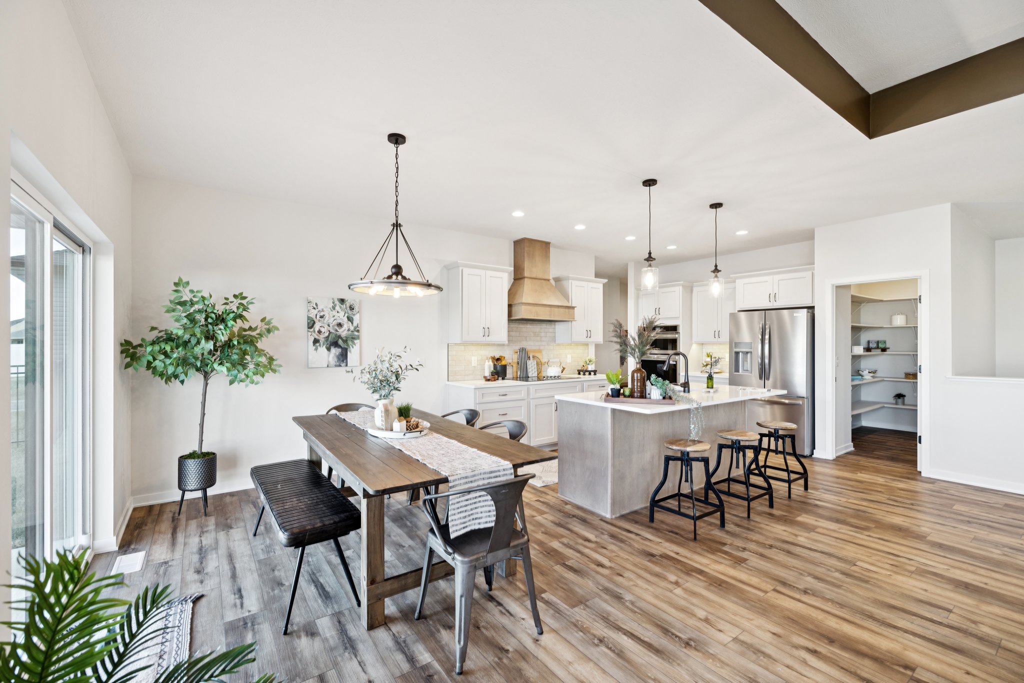 7857 - 7320 Augustine Ave_024.jpg