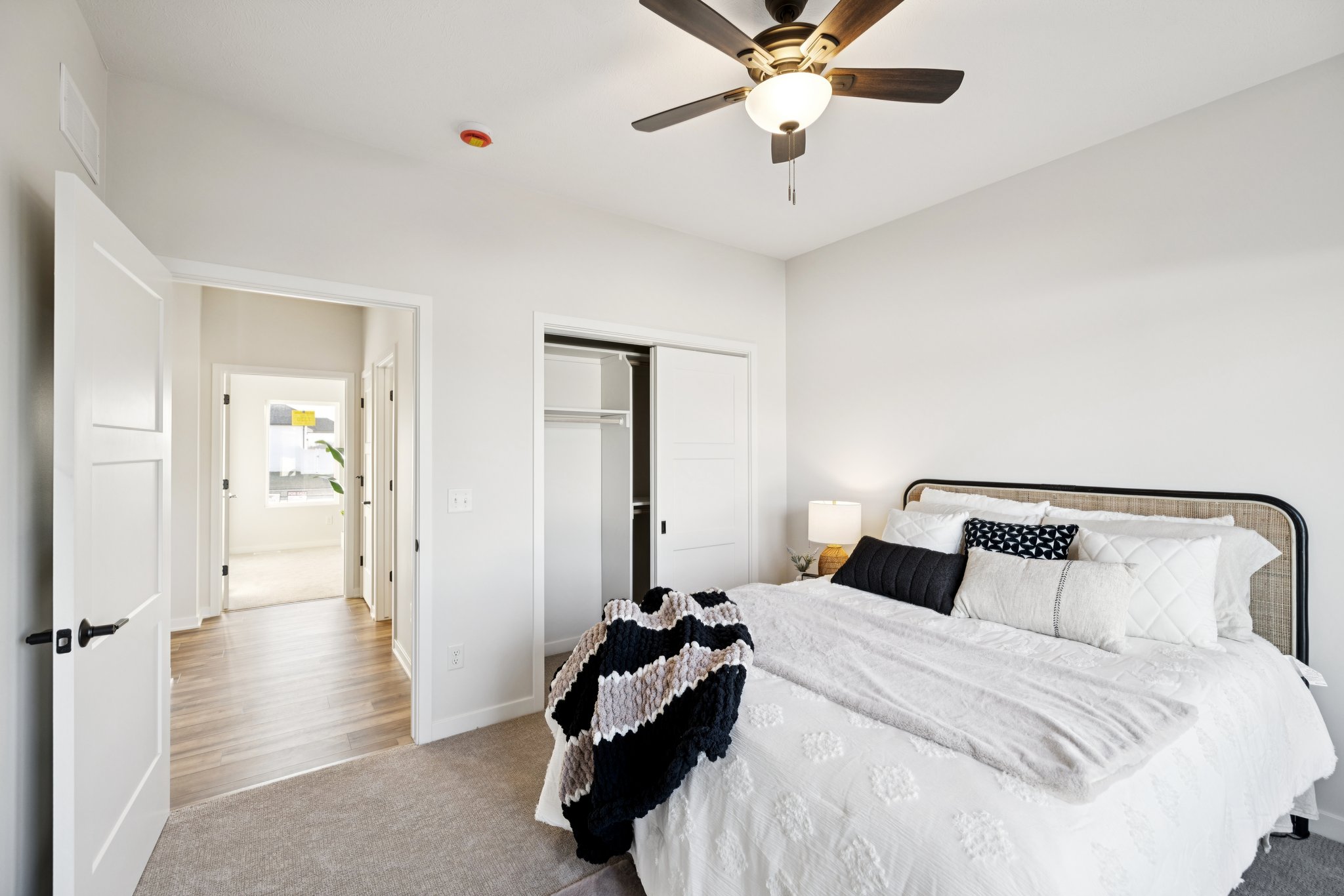 7857 - 7320 Augustine Ave_036.jpg