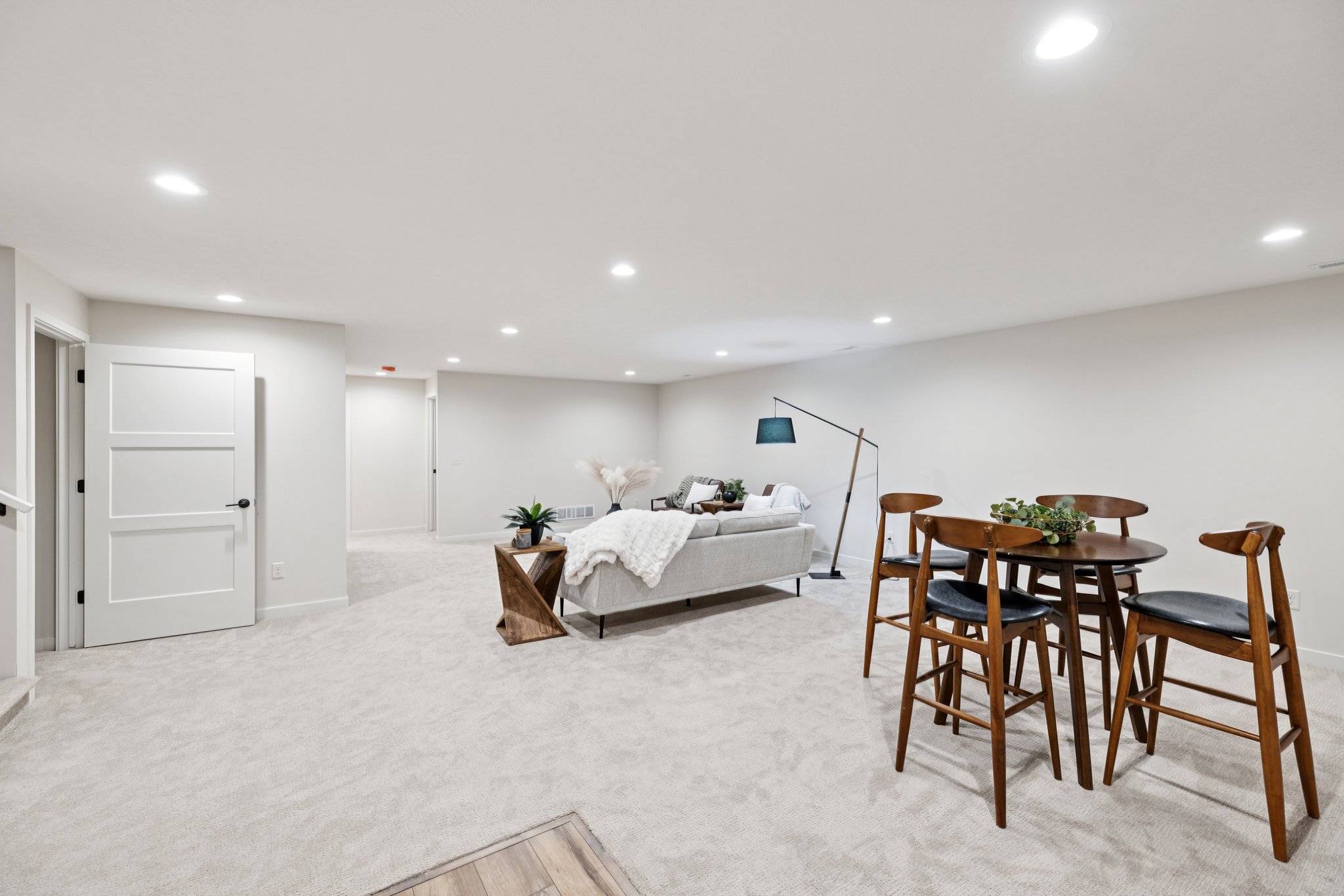 7857 - 7320 Augustine Ave_044.jpg