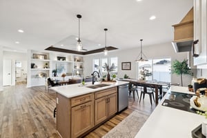 7857 - 7320 Augustine Ave_016.jpg