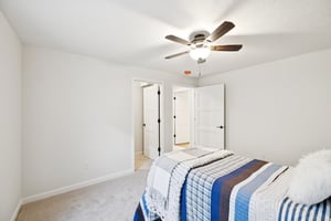 7857 - 7320 Augustine Ave_052.jpg