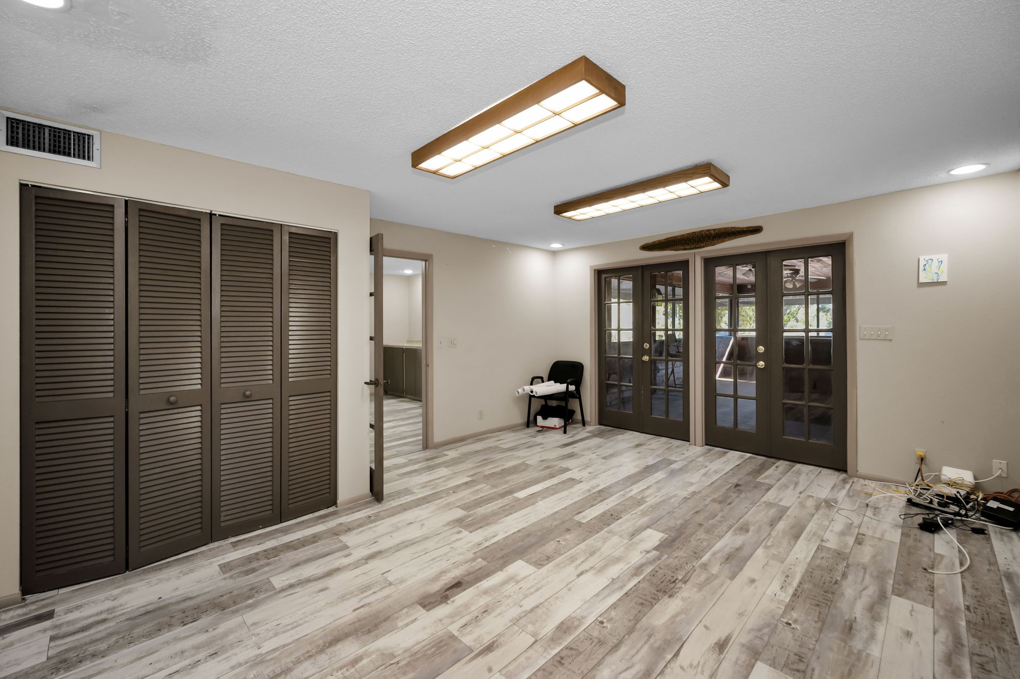 Upper Level Office1a