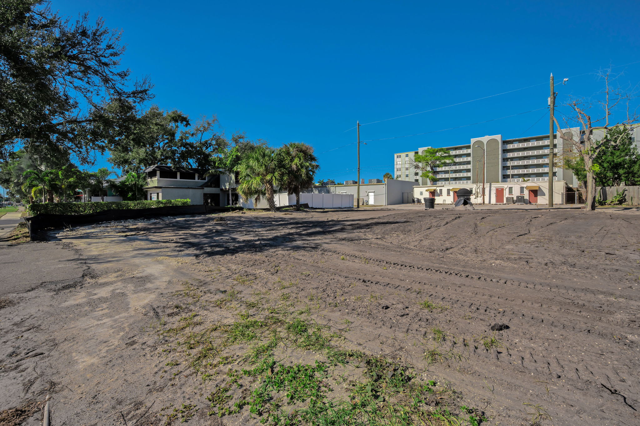 Vacant Lot1e