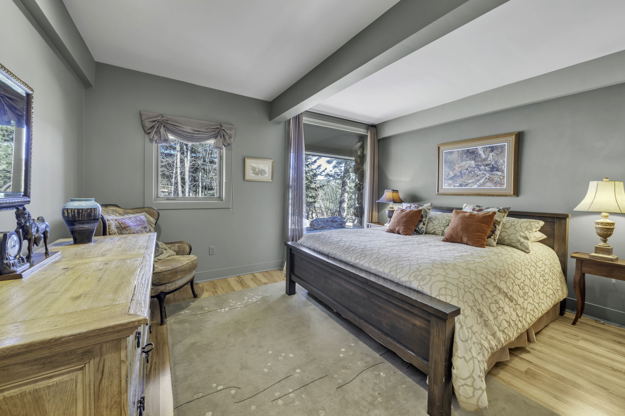 INT MAIN LEVEL GUEST 1