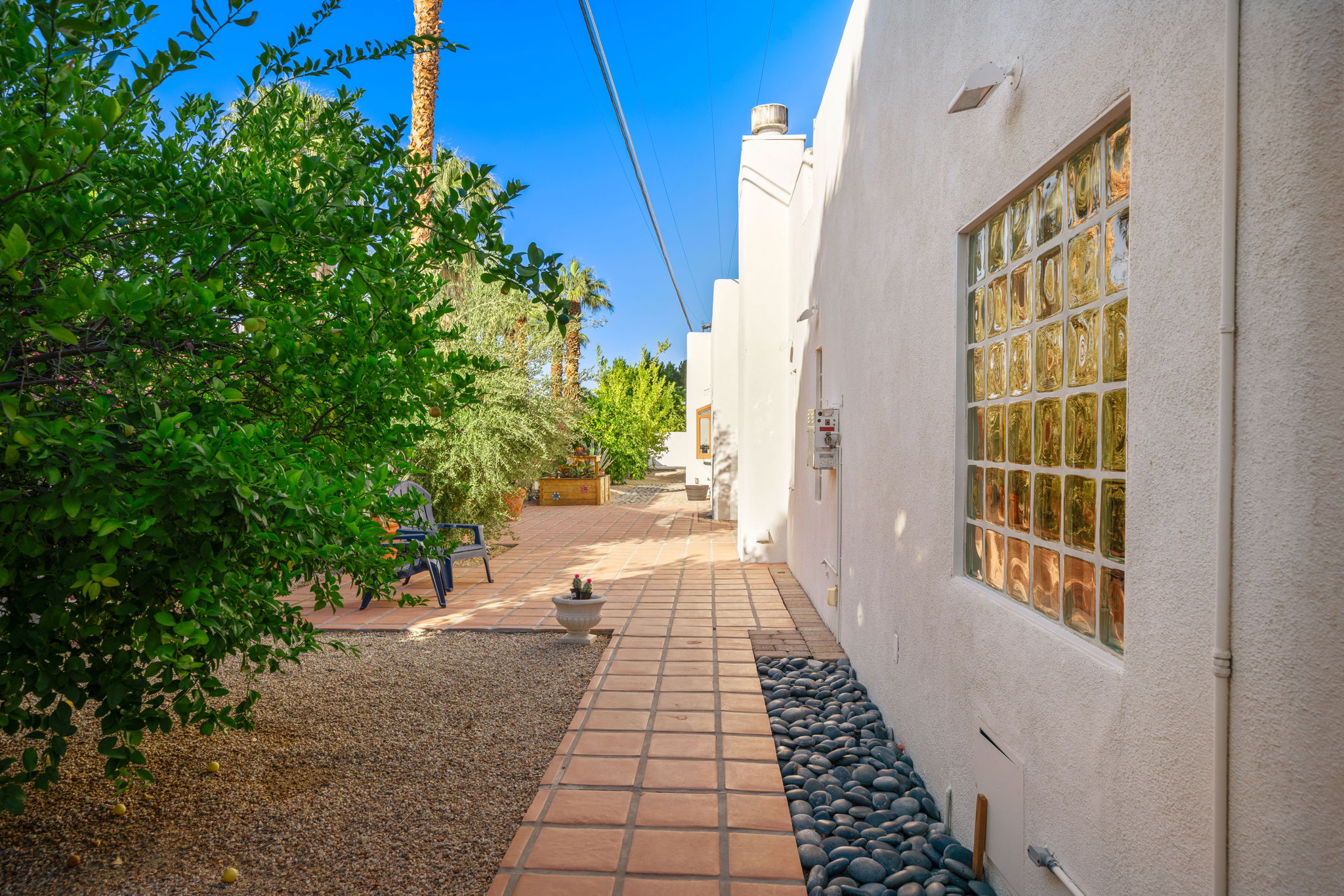  Photo 42