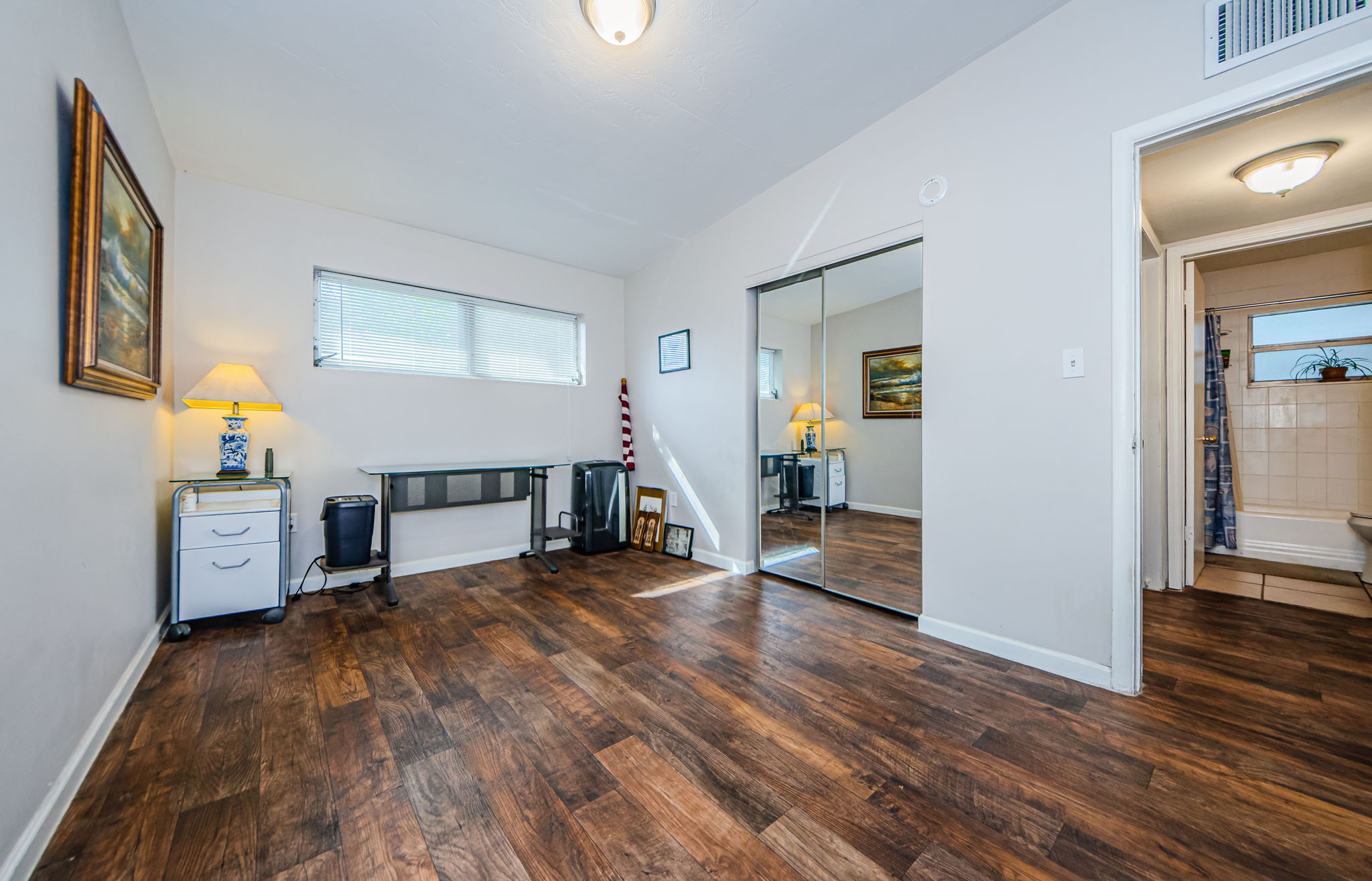 Bedroom 1b