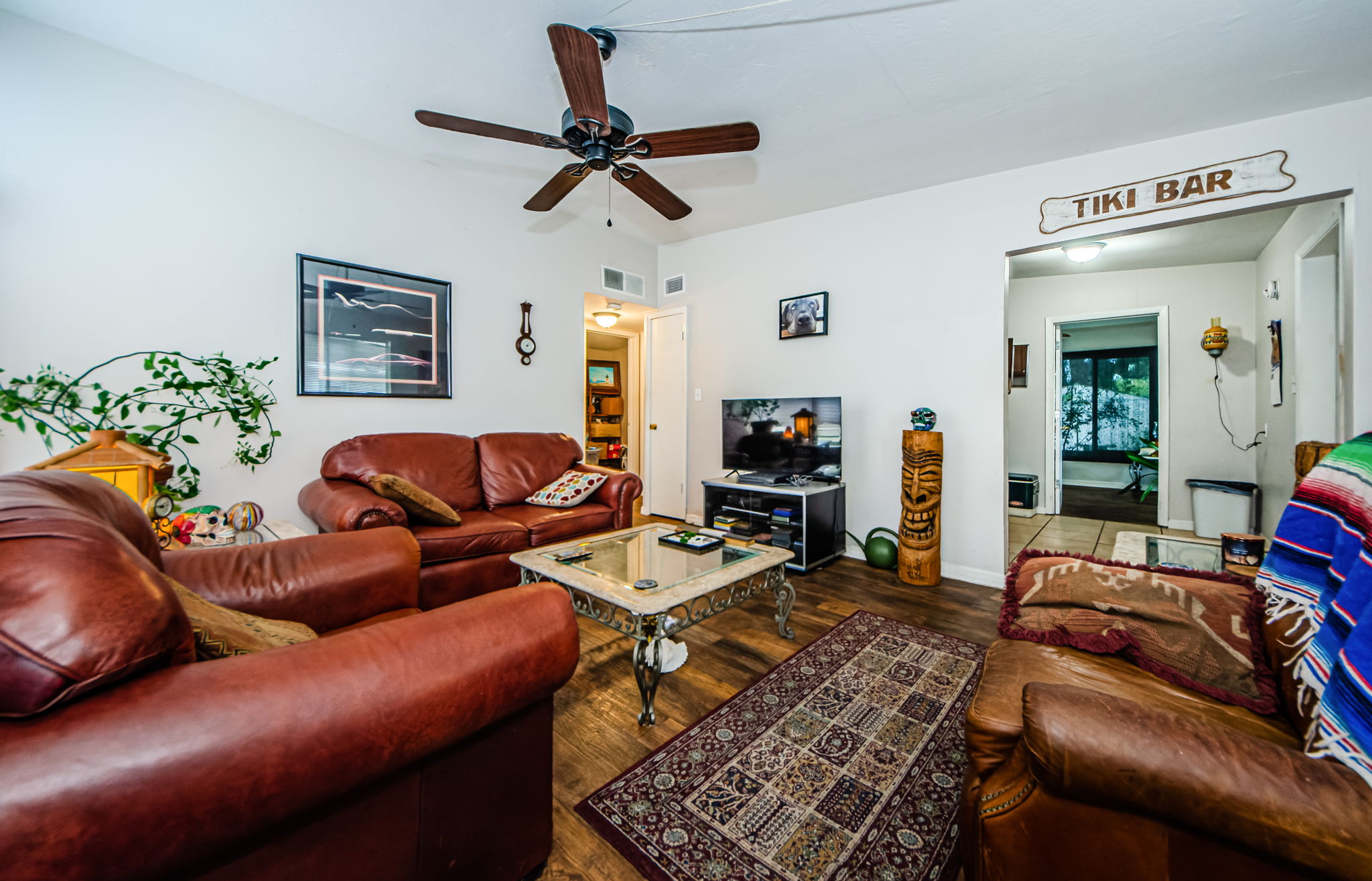 Living Room 3-3