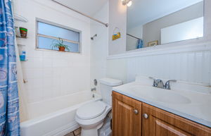 Bathroom 1a