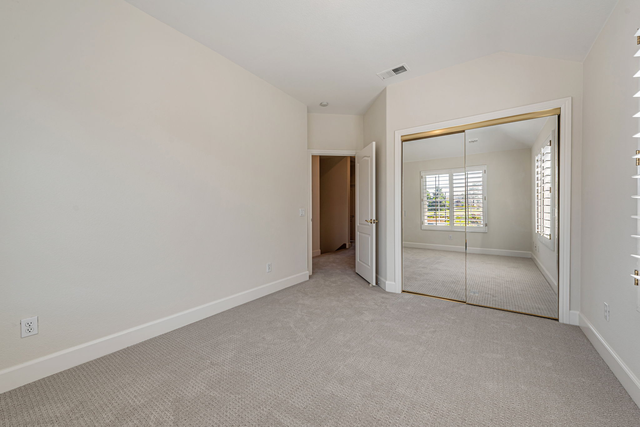 032_7330 Alexis Manor Pl