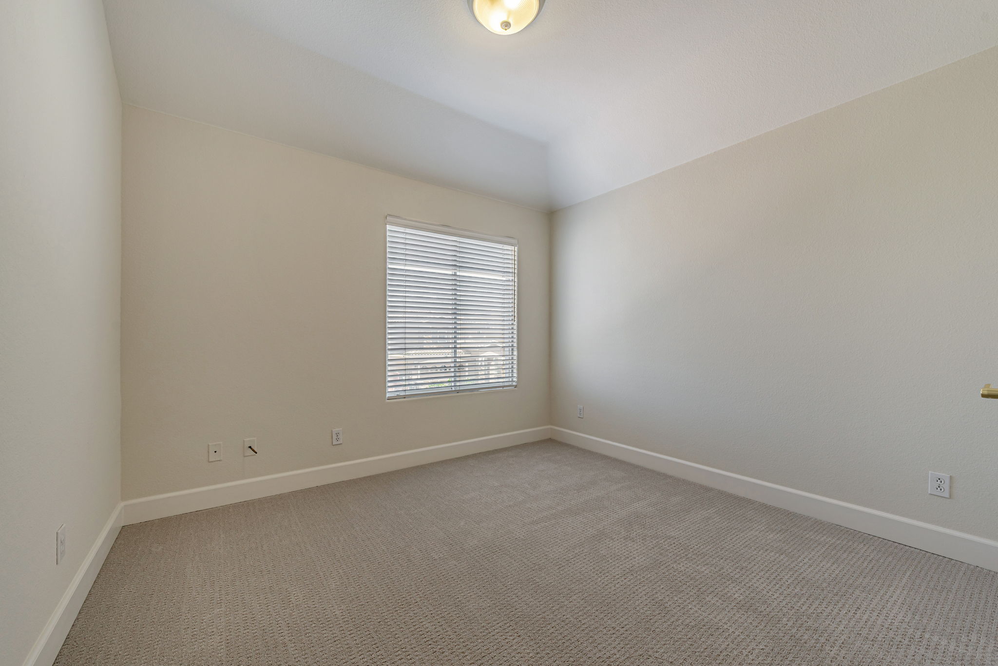 034_7330 Alexis Manor Pl