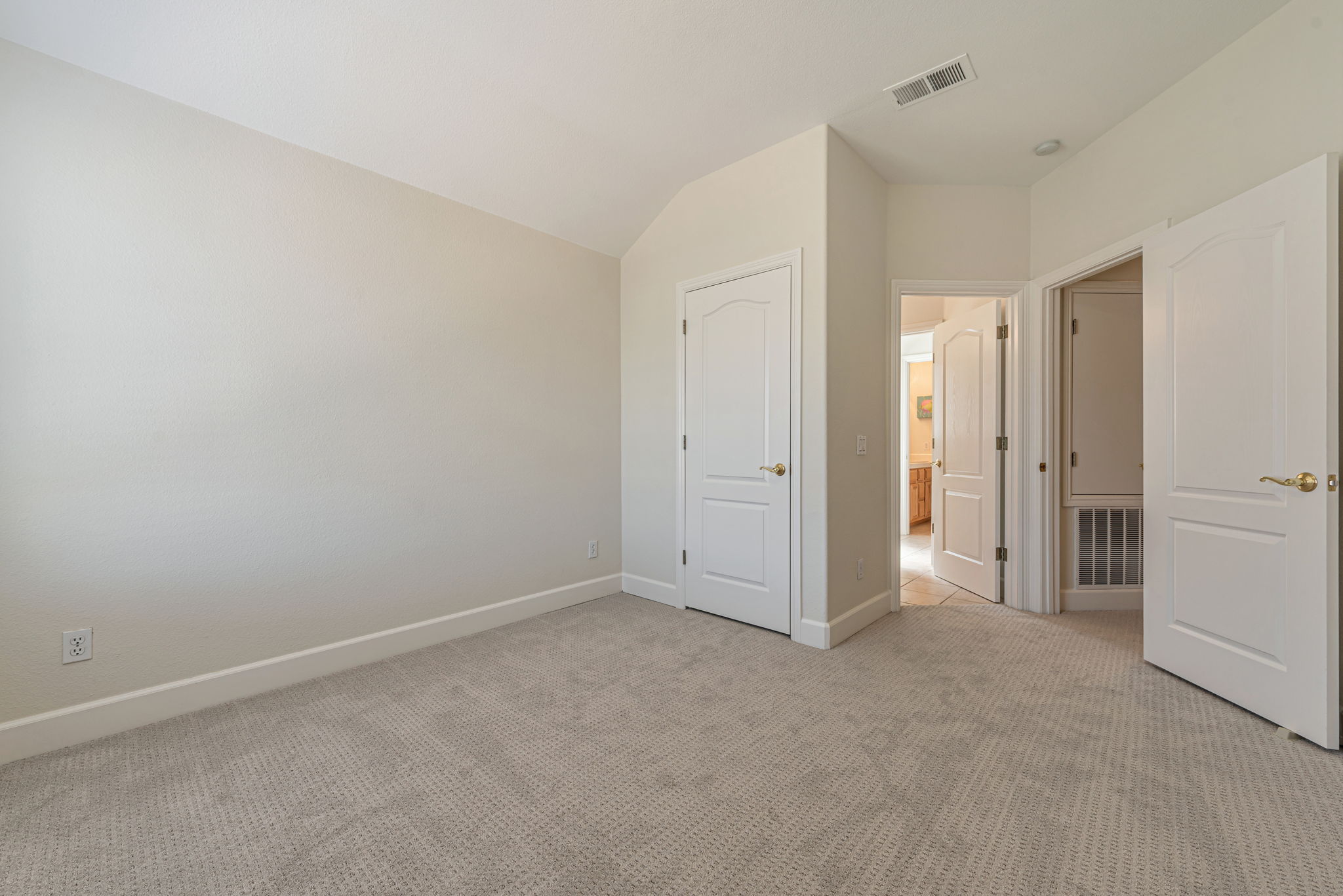 037_7330 Alexis Manor Pl