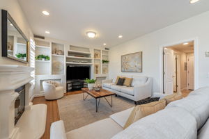 010_7330 Alexis Manor Pl