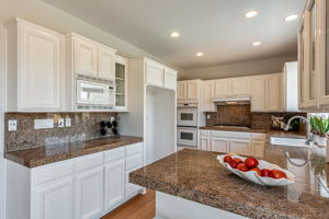015_7330 Alexis Manor Pl