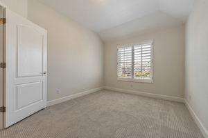 027_7330 Alexis Manor Pl