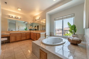 048_7330 Alexis Manor Pl