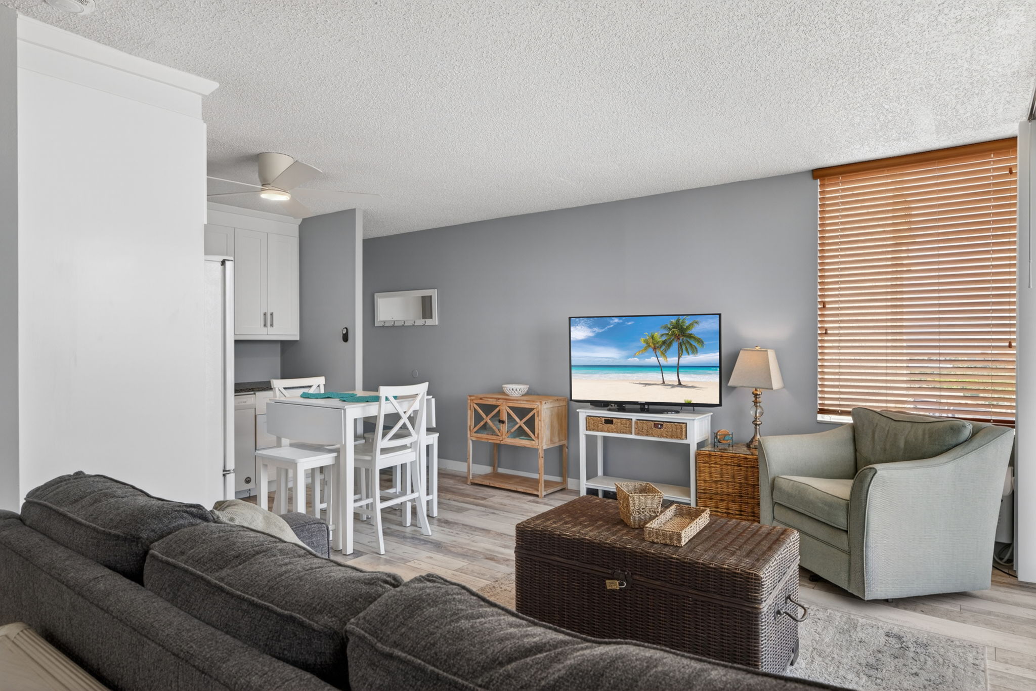 Living Room 4 of 8