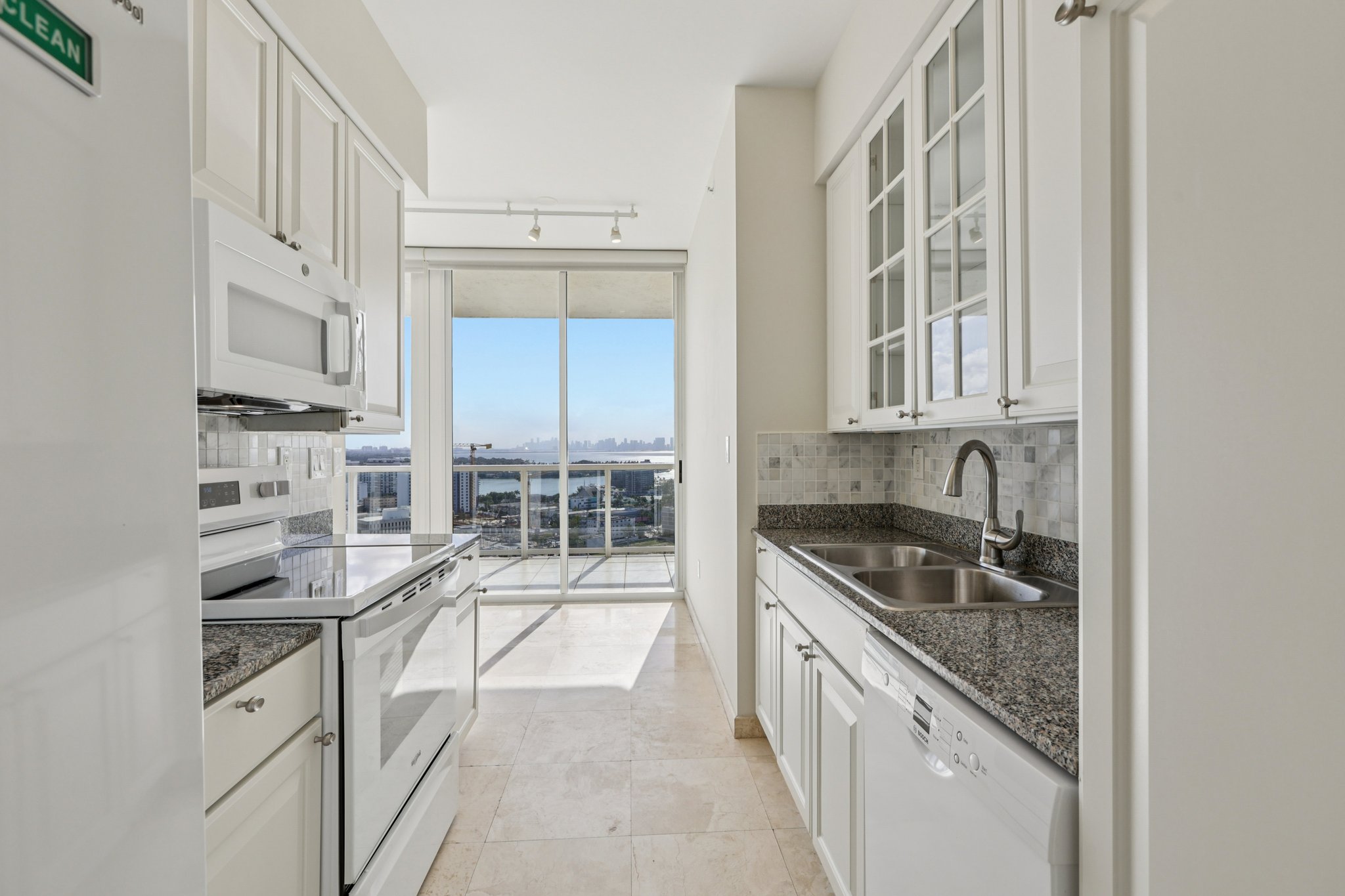 Ocean Terrace LPH-C-S2510-019.jpg