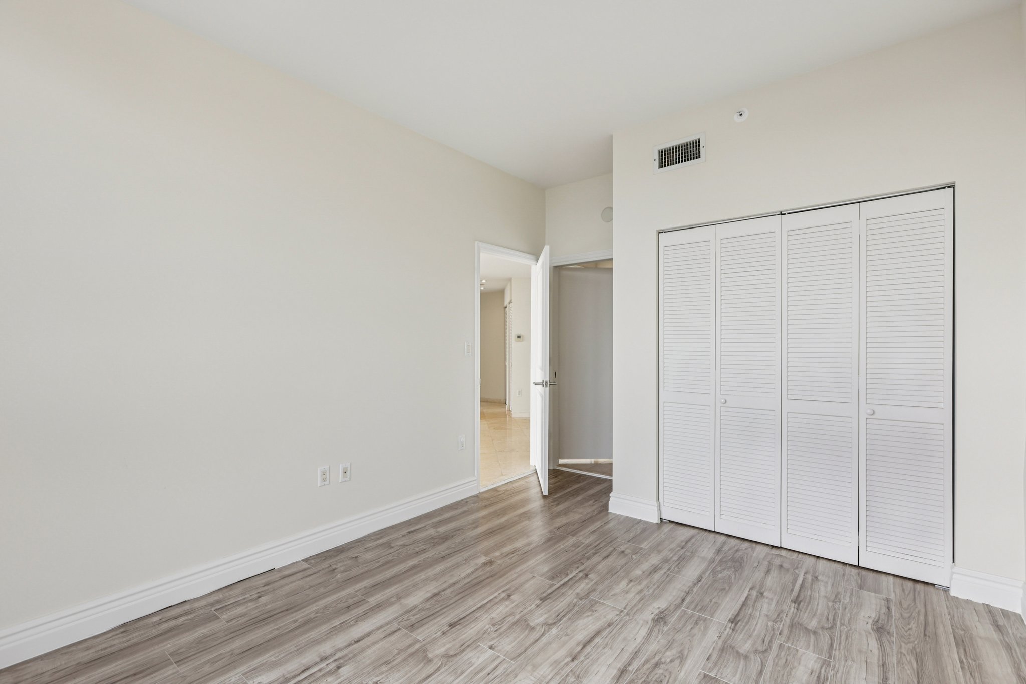 Ocean Terrace LPH-C-S2510-023.jpg