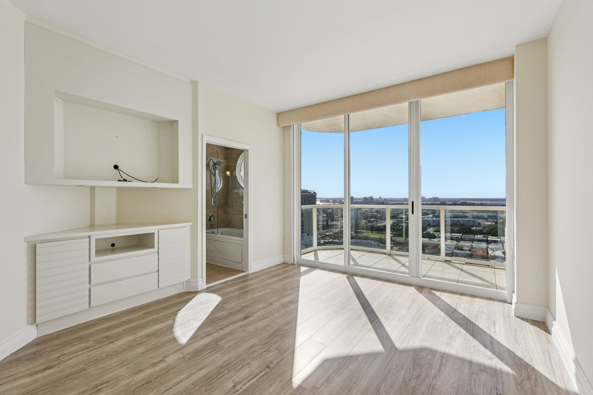 Ocean Terrace LPH-C-S2510-028.jpg