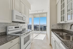 Ocean Terrace LPH-C-S2510-018.jpg