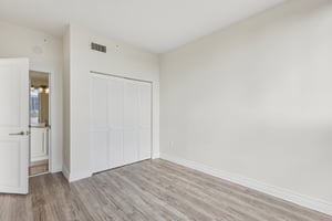 Ocean Terrace LPH-C-S2510-025.jpg