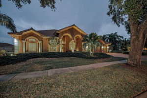 Front Exterior21