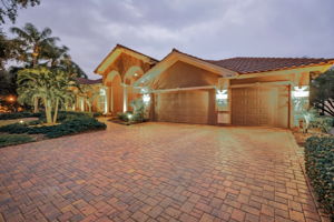 Front Exterior25