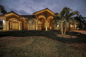 Front Exterior28