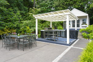 Outdoor Kitchen