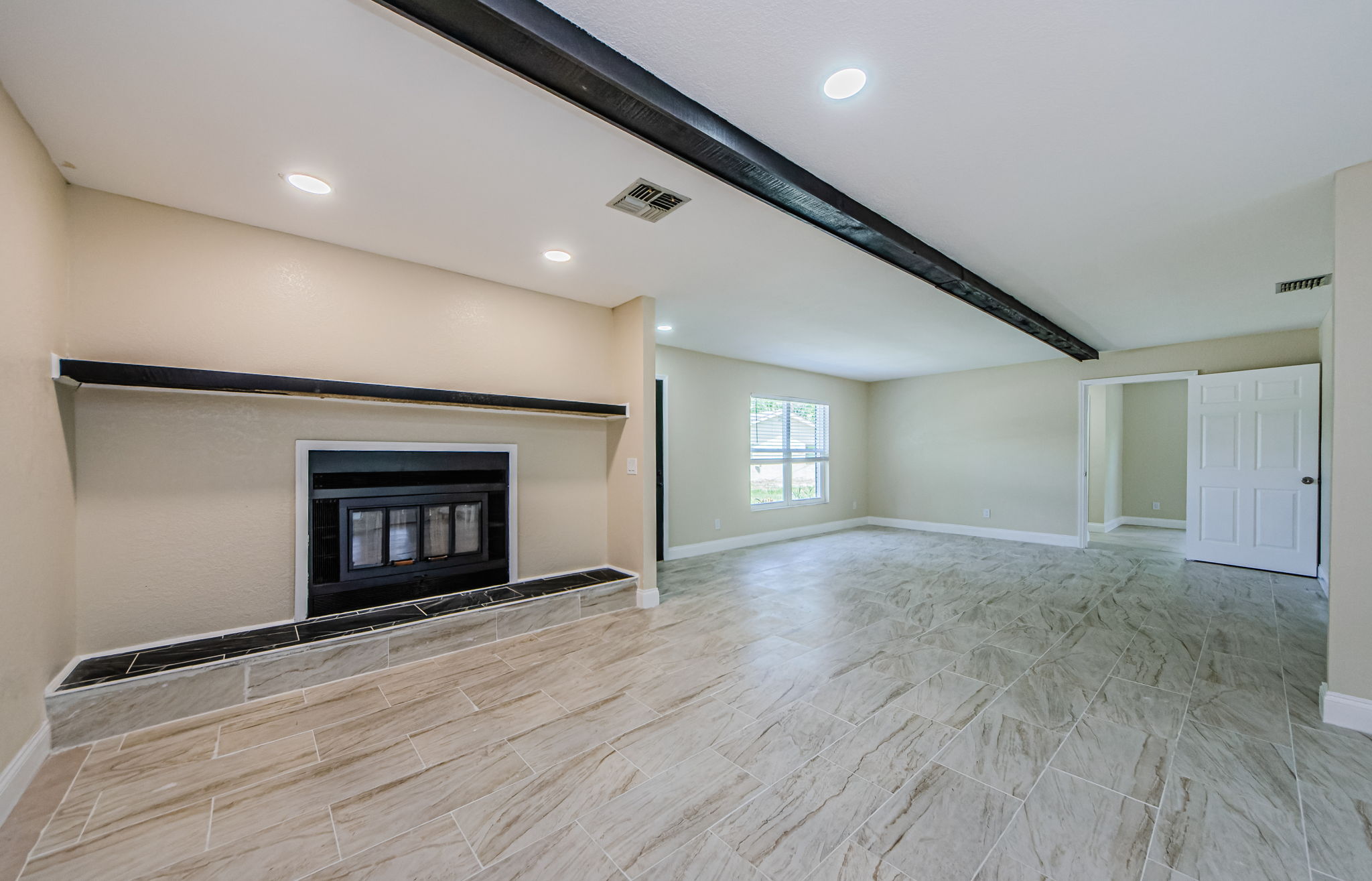 Dining Room 2-2