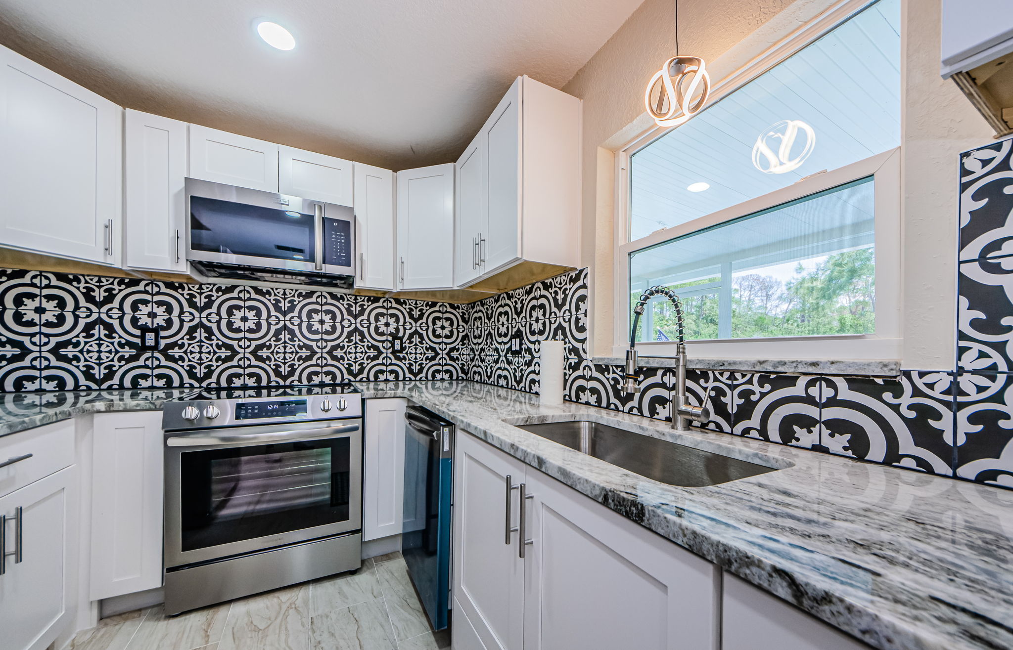 Kitchen 3-2