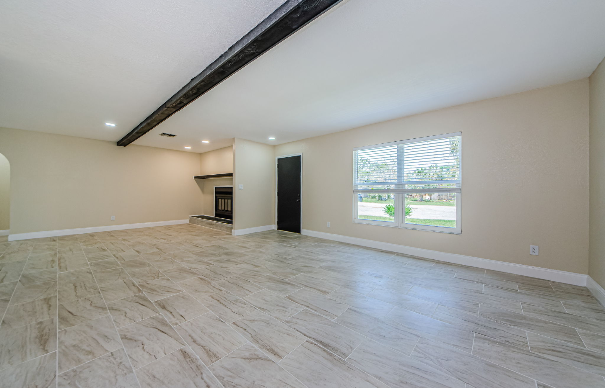Living Room 2-2