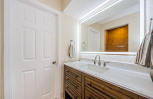 Bathroom 2a-2