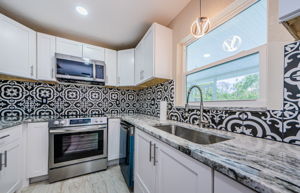 Kitchen 3-2