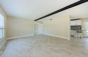Living Room 3-2