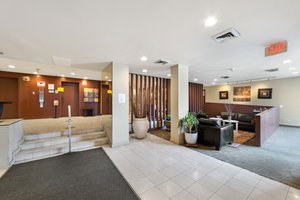 7333 New Hampshire Ave, Takoma Park, MD 20912, USA Photo 4