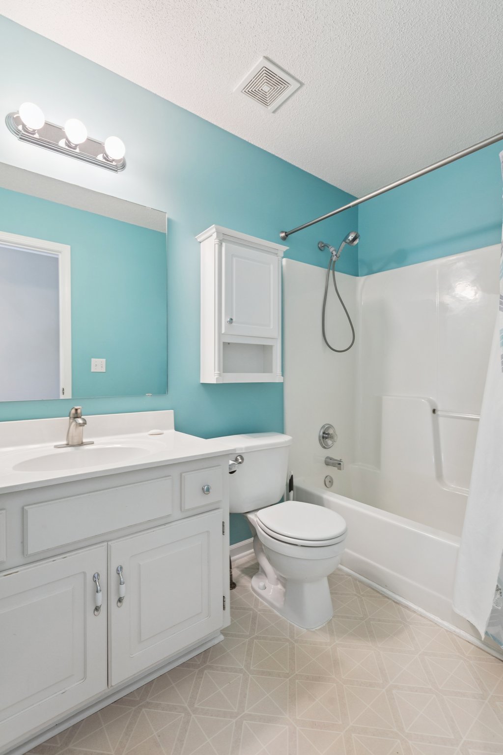 7452 - 7336 N Wallace Ave_025.jpg