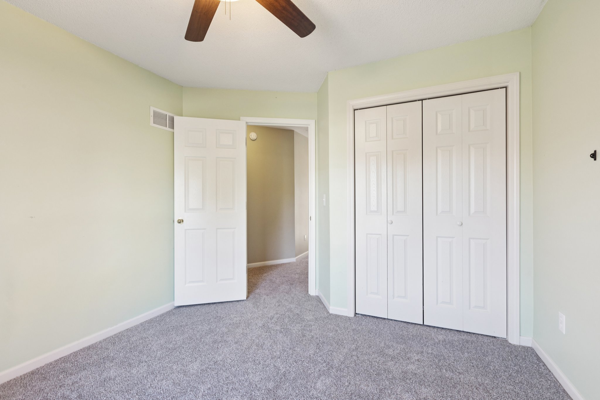 7452 - 7336 N Wallace Ave_027.jpg