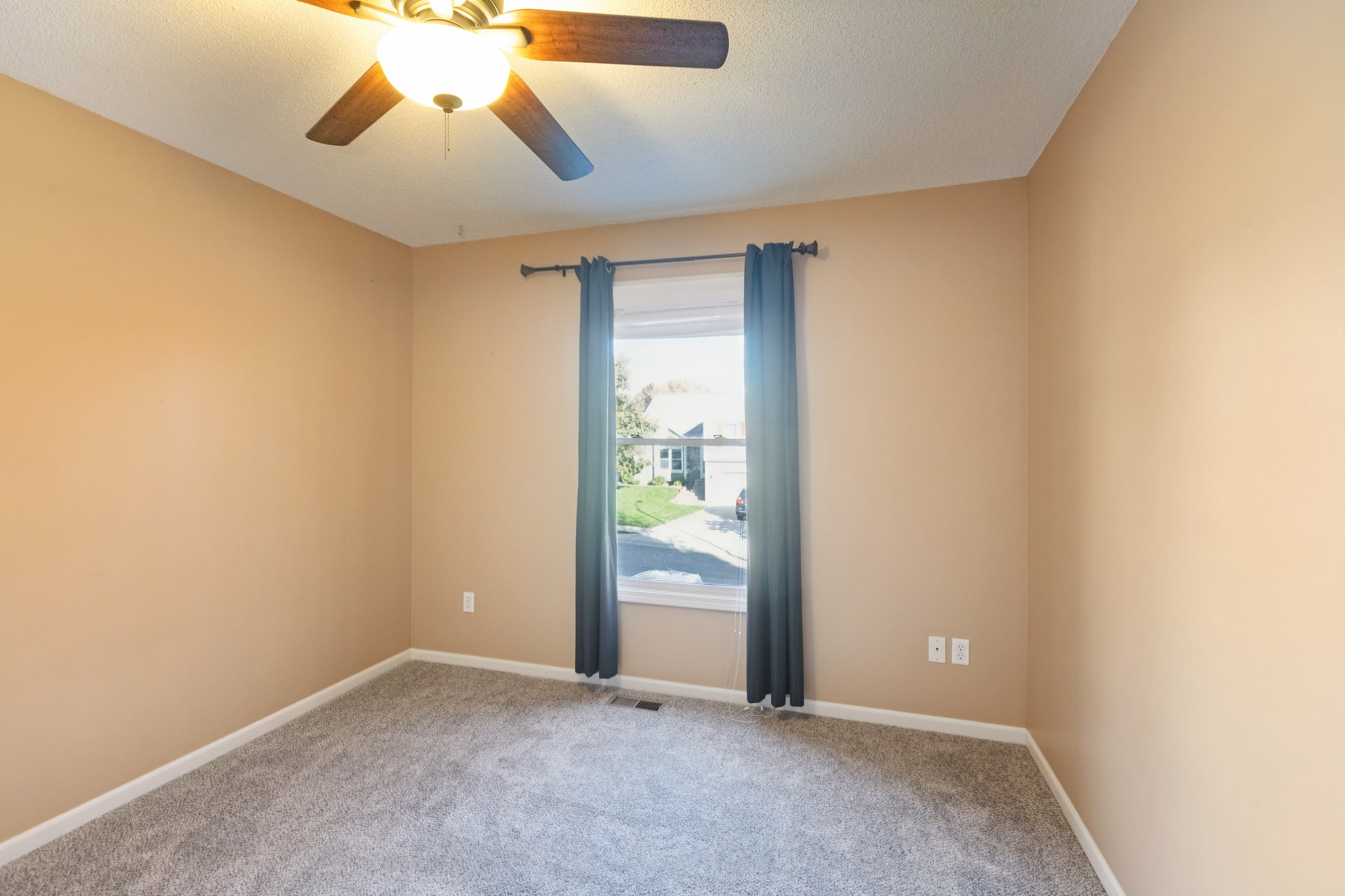 7452 - 7336 N Wallace Ave_028.jpg