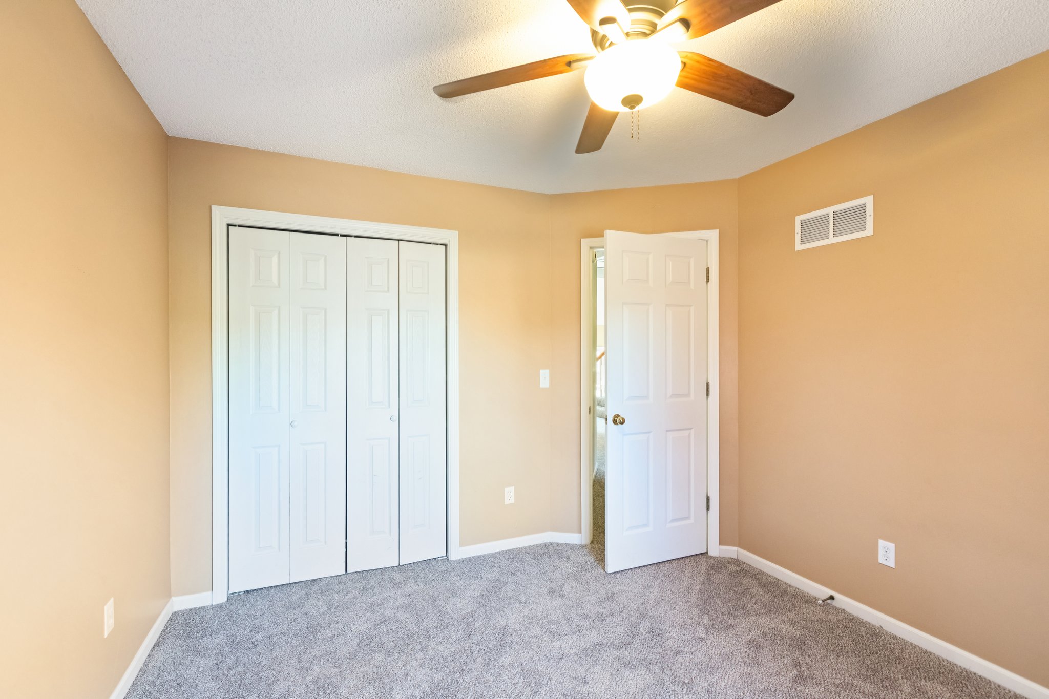 7452 - 7336 N Wallace Ave_029.jpg