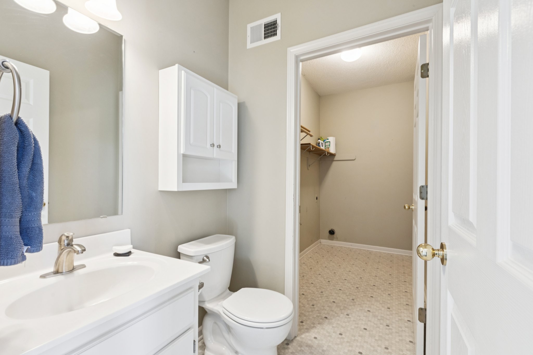 7452 - 7336 N Wallace Ave_030.jpg