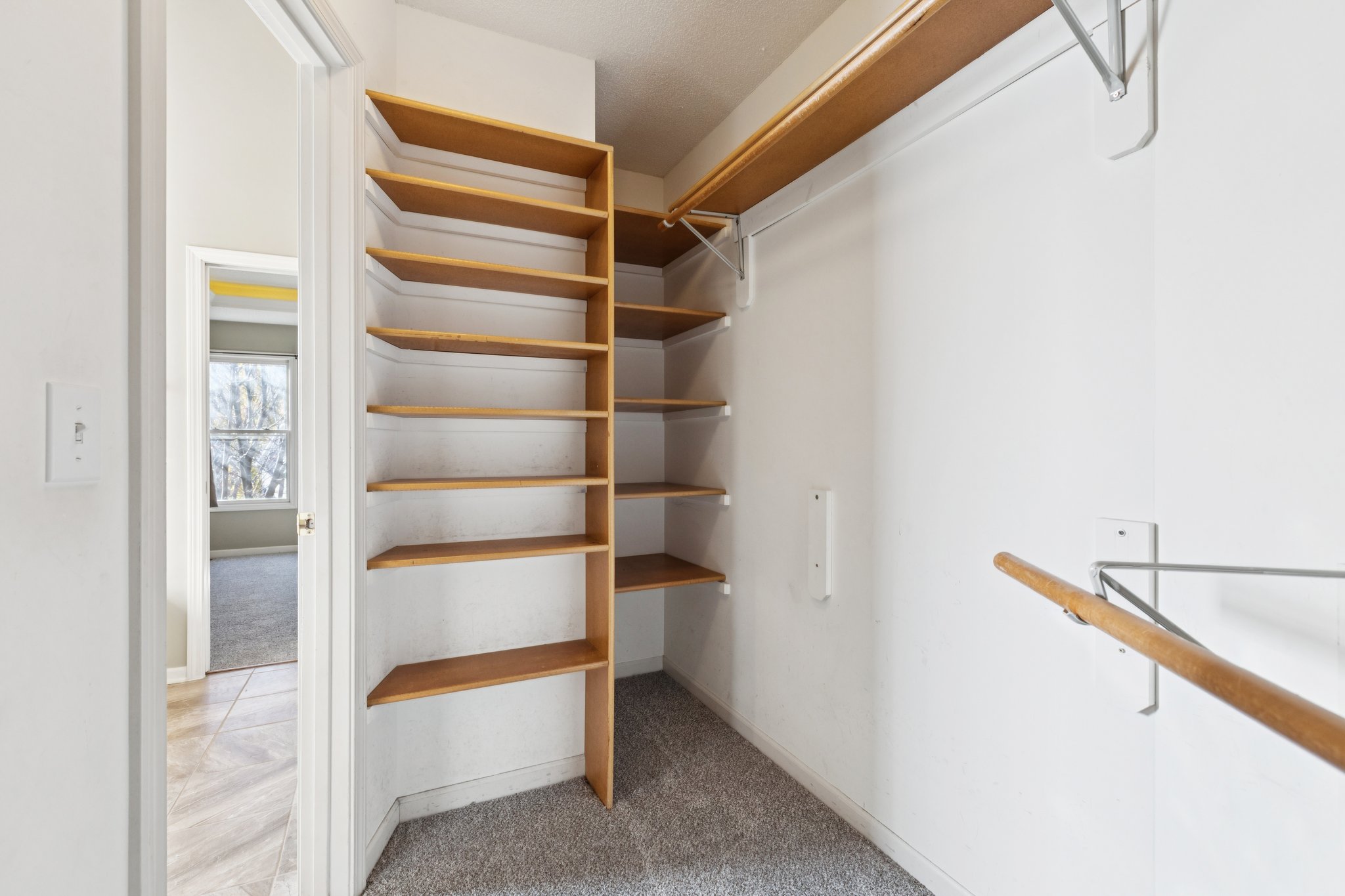 7452 - 7336 N Wallace Ave_032.jpg