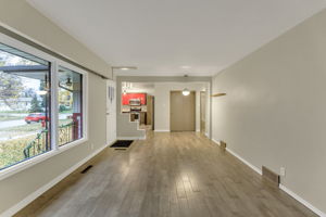  Photo 0
