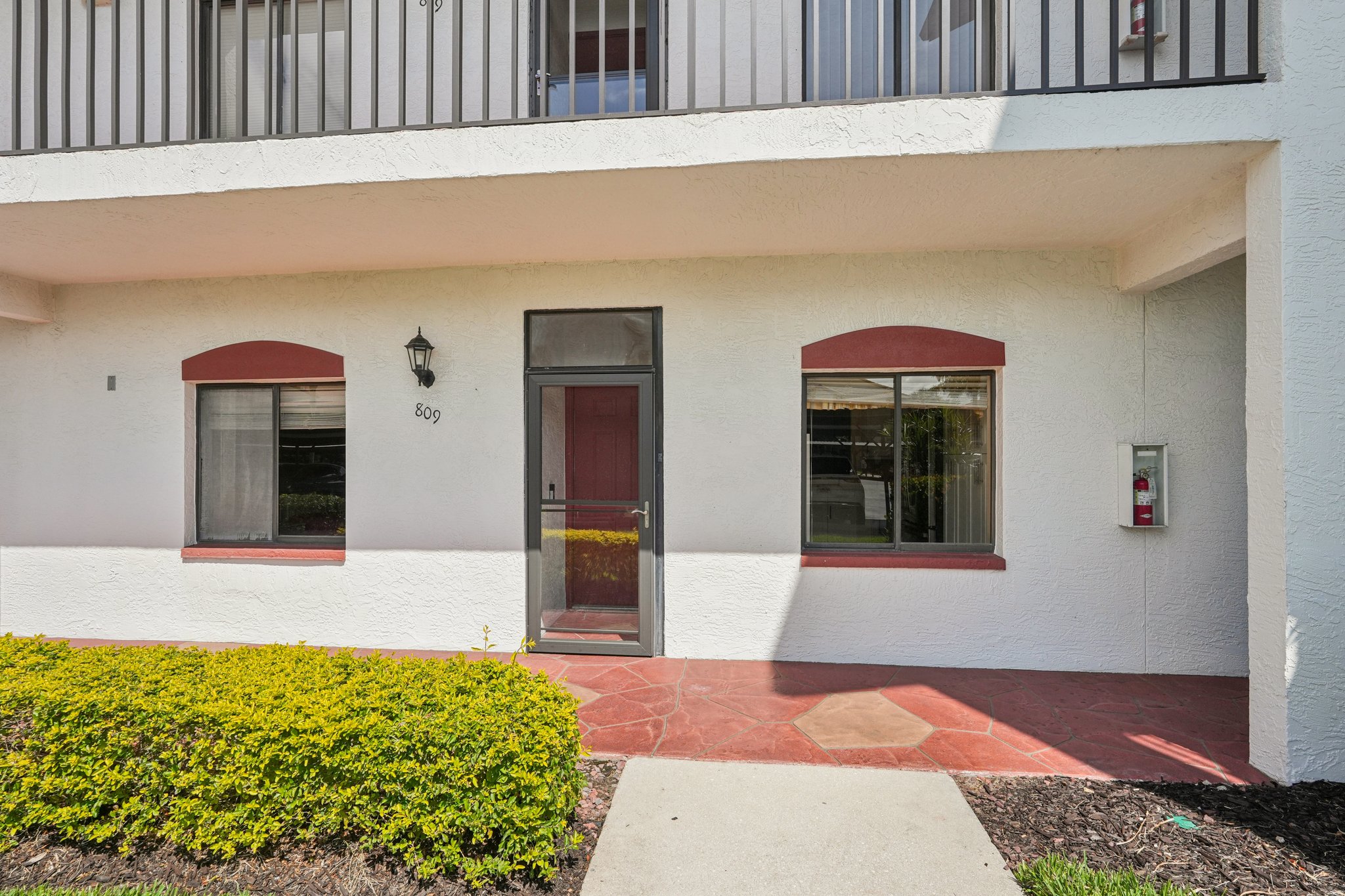 Coventry Ct 809-S1804-004.jpg