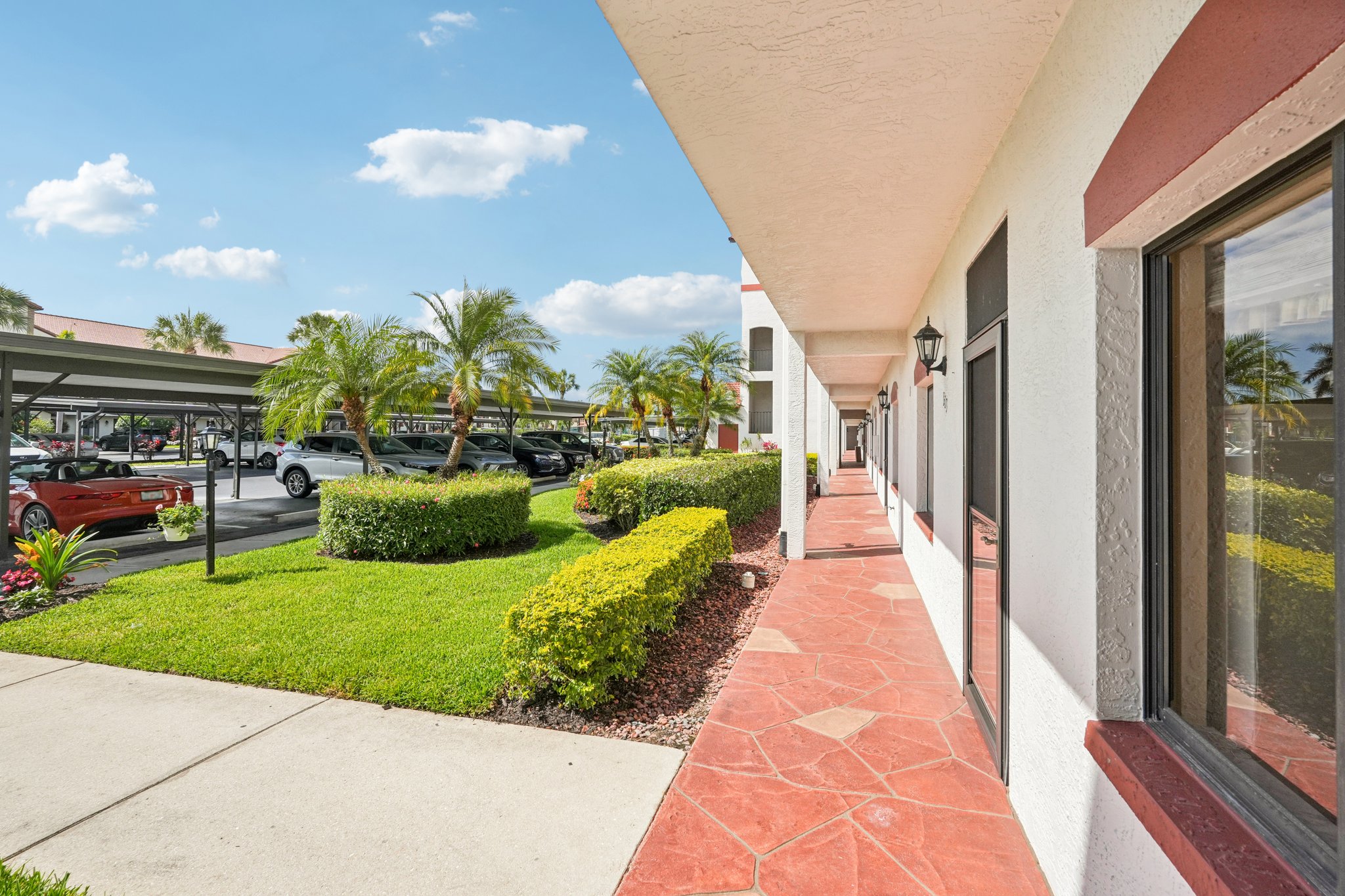 Coventry Ct 809-S1804-005.jpg