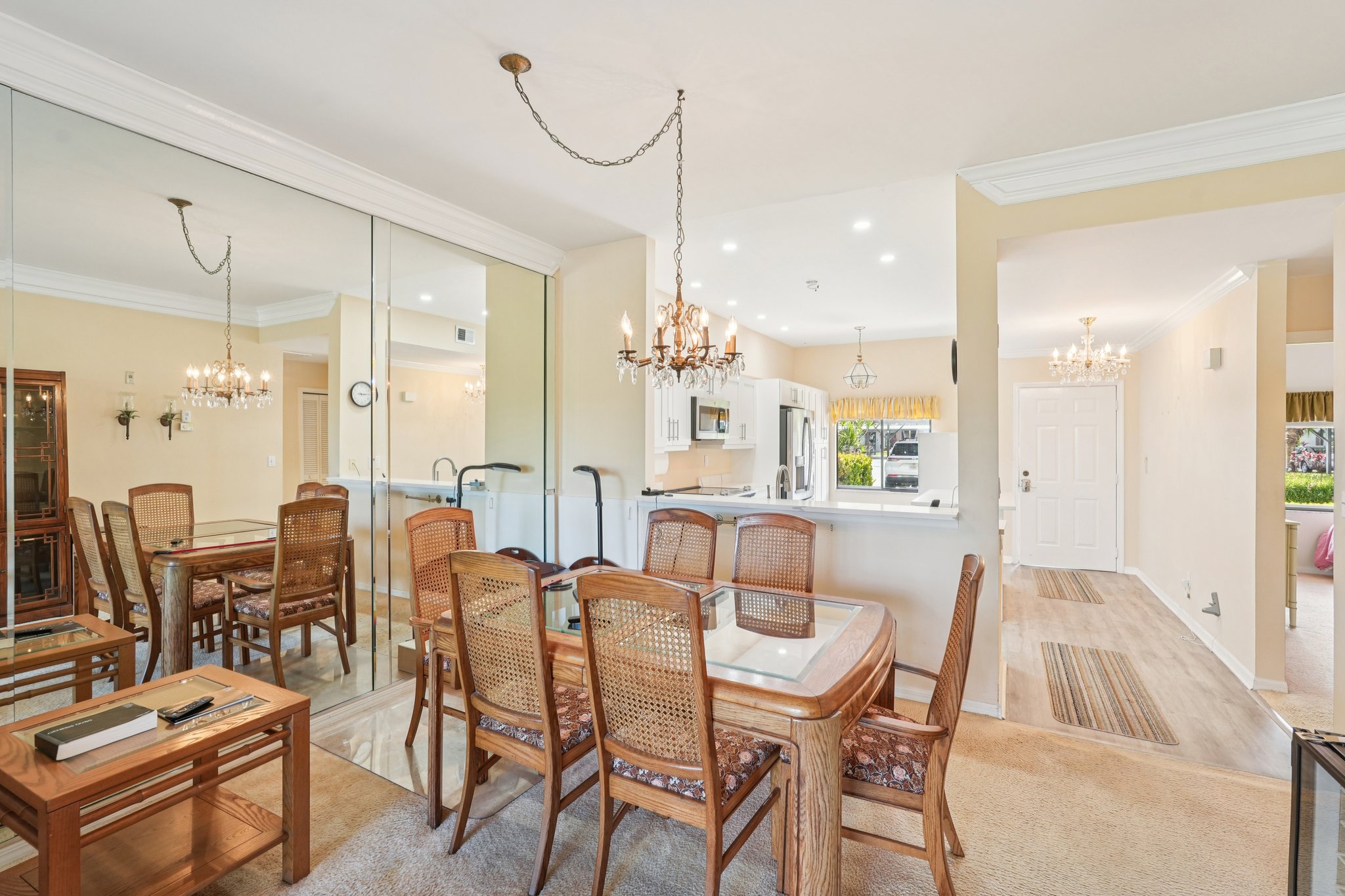 Coventry Ct 809-S1804-010.jpg